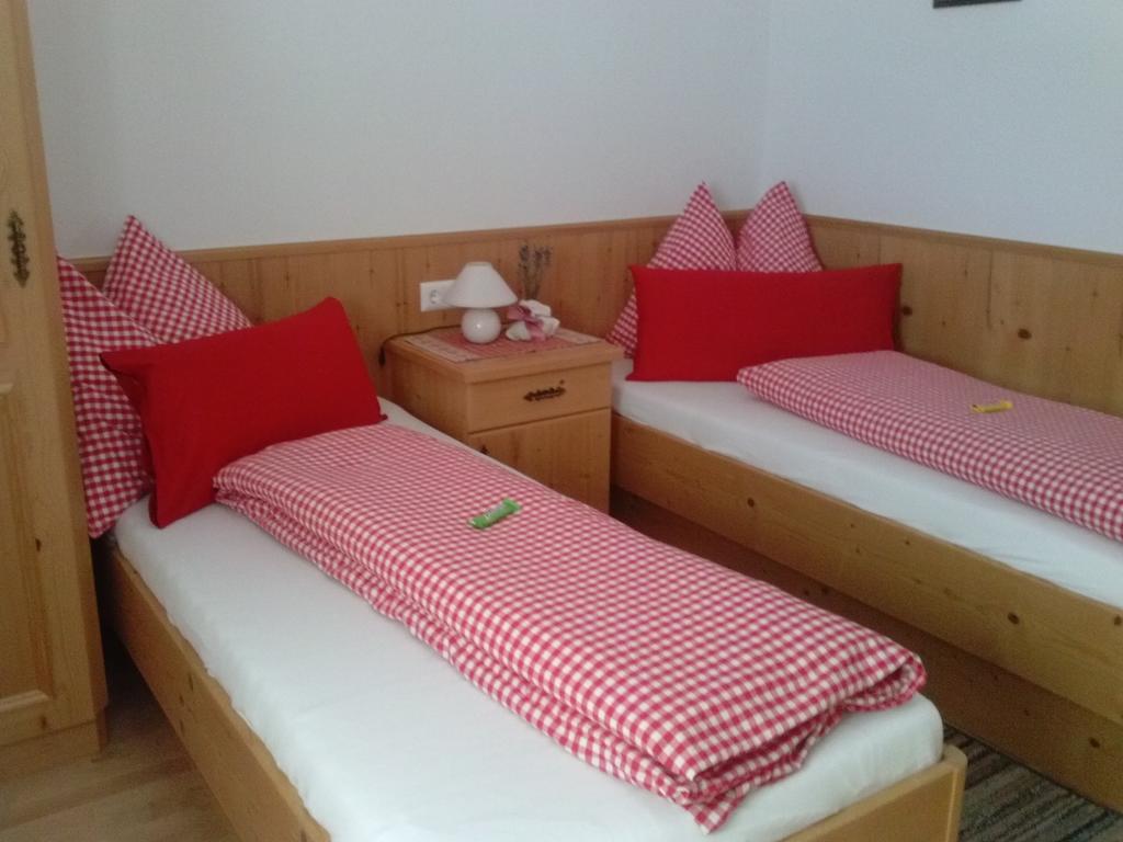 Ferienwohnung Suntinger Iselsberg Habitación foto